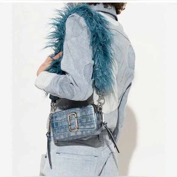 MARC JACOBS Snapshot
Bag Blue 'The Croc - Color: HARBOR BLUE with dust bag🔥🔥🔥 - Picture 2 of 14